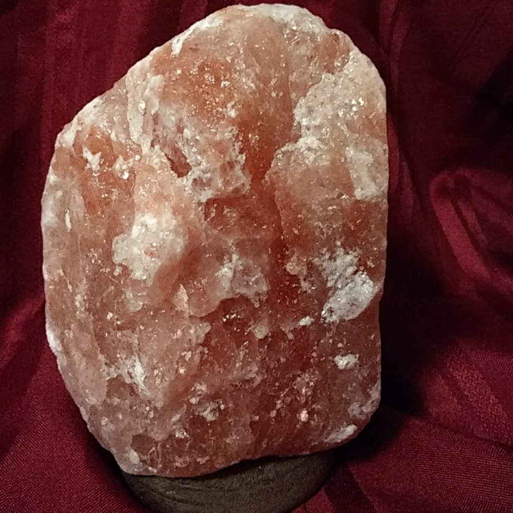 Salt lamp - Picture 4 of 5
